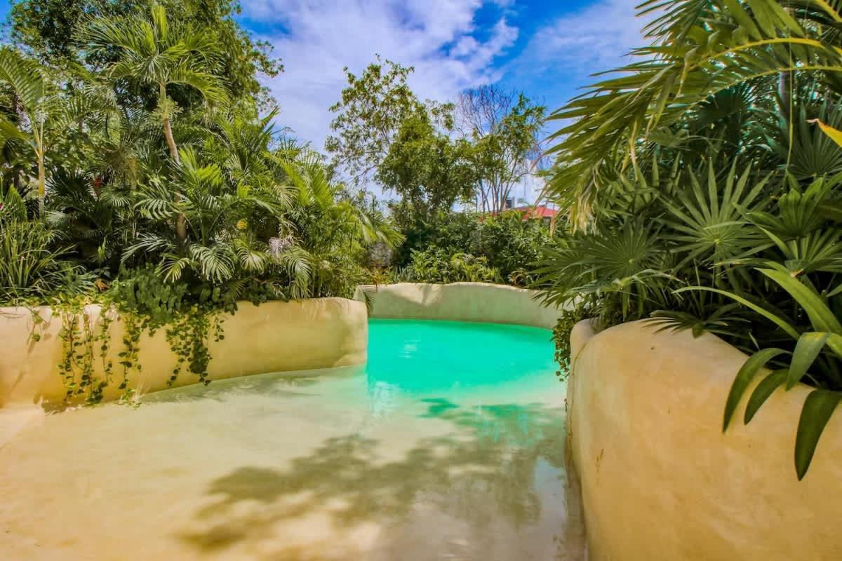 Location And 3 Pools Tulum