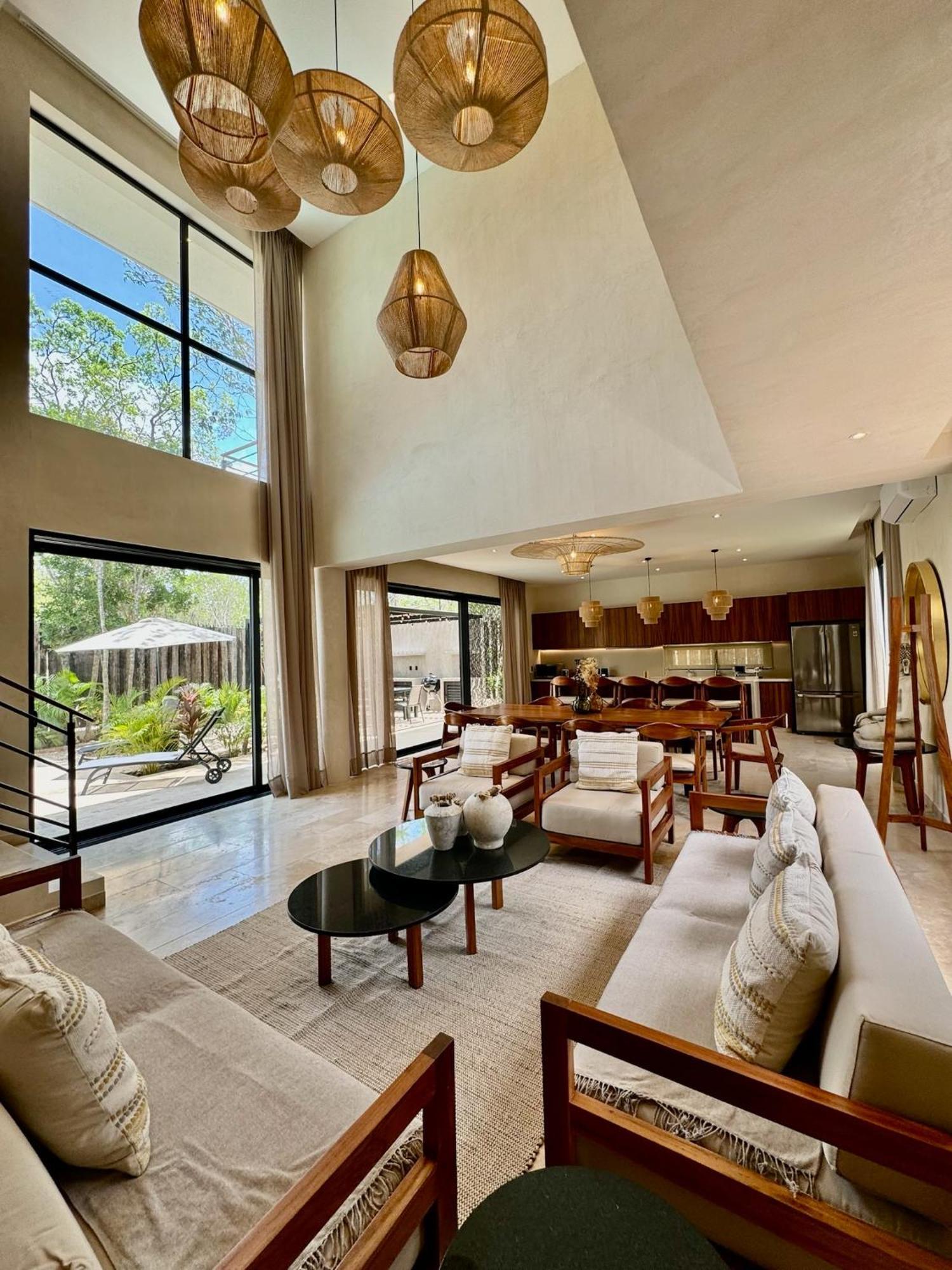 Villa Casa Laak, Luxury Villa, 5 Bedroom 7 Bt, Heated Pool