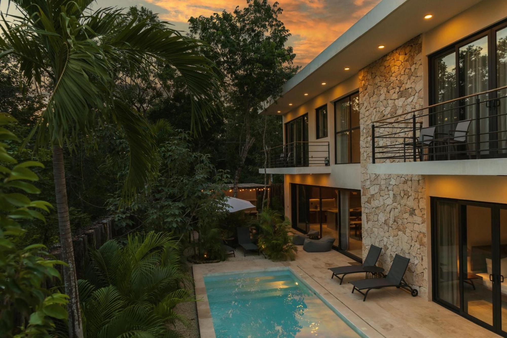 Casa Laak, Luxury Villa, 5 Bedroom 7 Bt, Heated Pool Villa