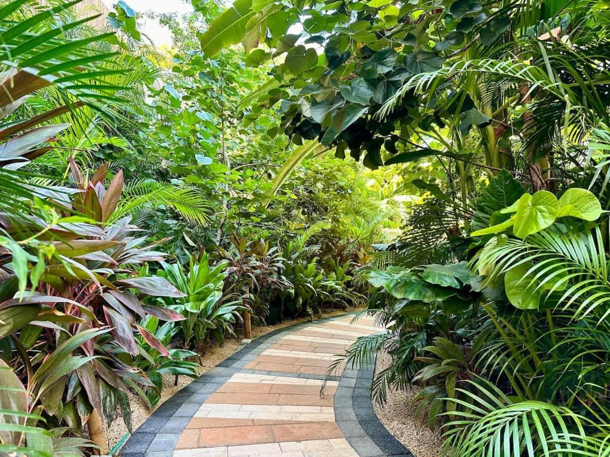 Relaxing Lakeside Retreat Pool, Hot Tub Y Patio * Tulum