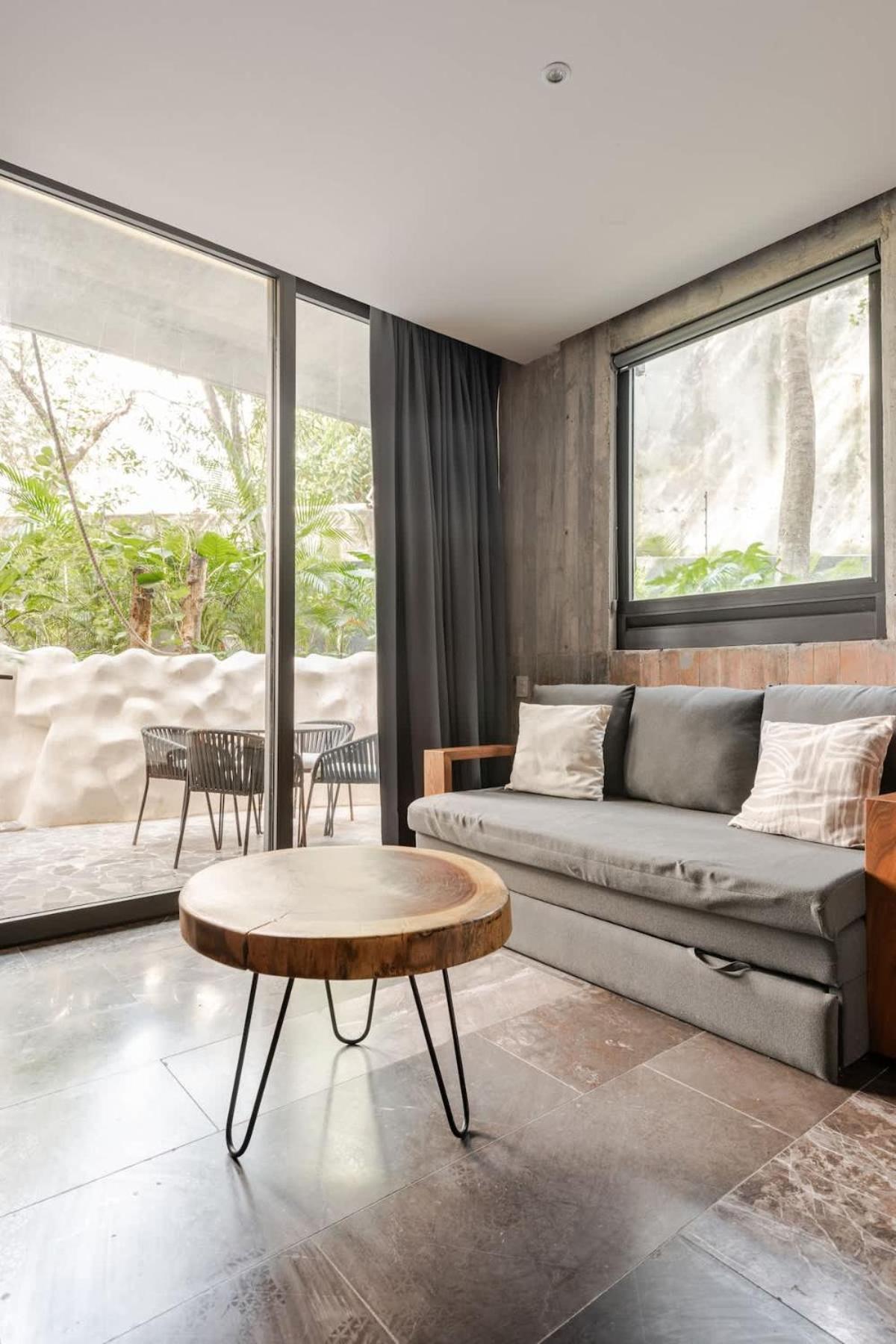 Estudio En Av. Coba 4 Personas
