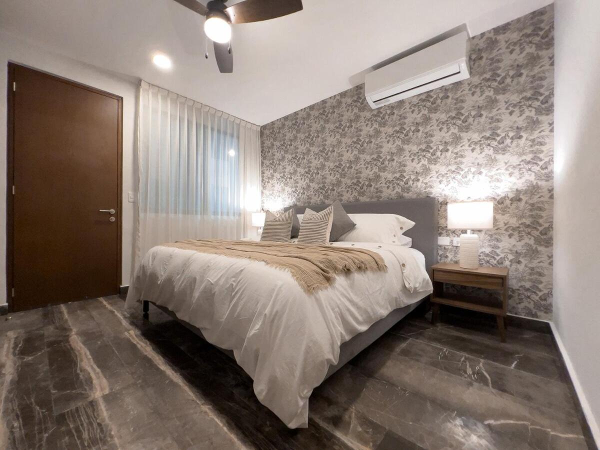 Paramar Black 2br - Next Level B