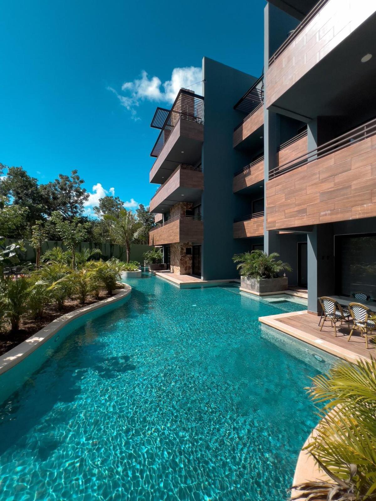 Paramar Black 2br - Next Level B