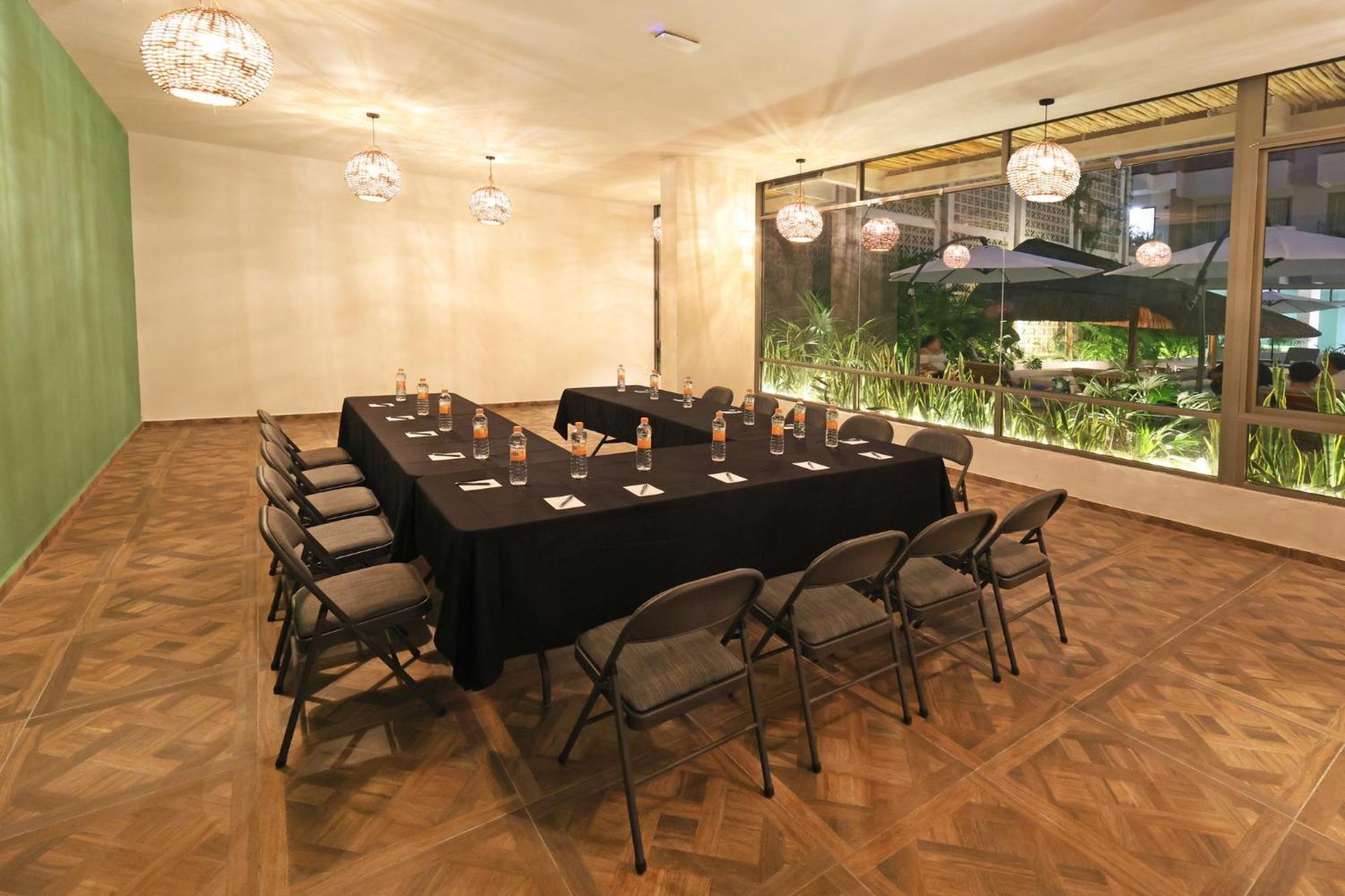 Hotel By Ihg