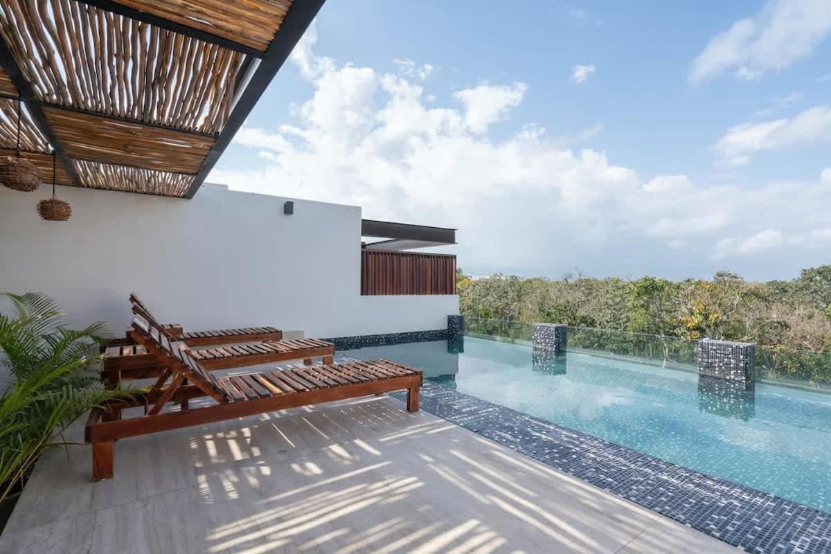King Bed Cool Pool Hammock Gym Wifi Hyde Apartment