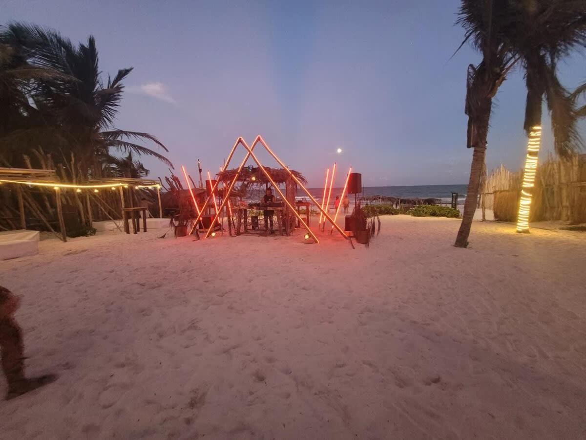 Office King Bed With Fast Wifi Gym Yoga Laundry Pools And Lift Holiday home Tulum