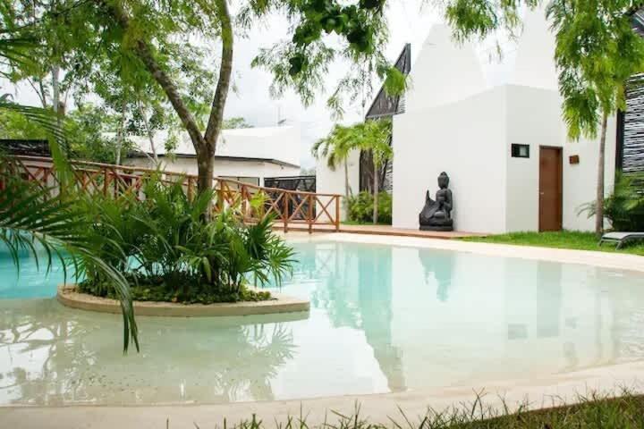 Office King Bed With Fast Wifi Gym Yoga Laundry Pools And Lift Holiday home *