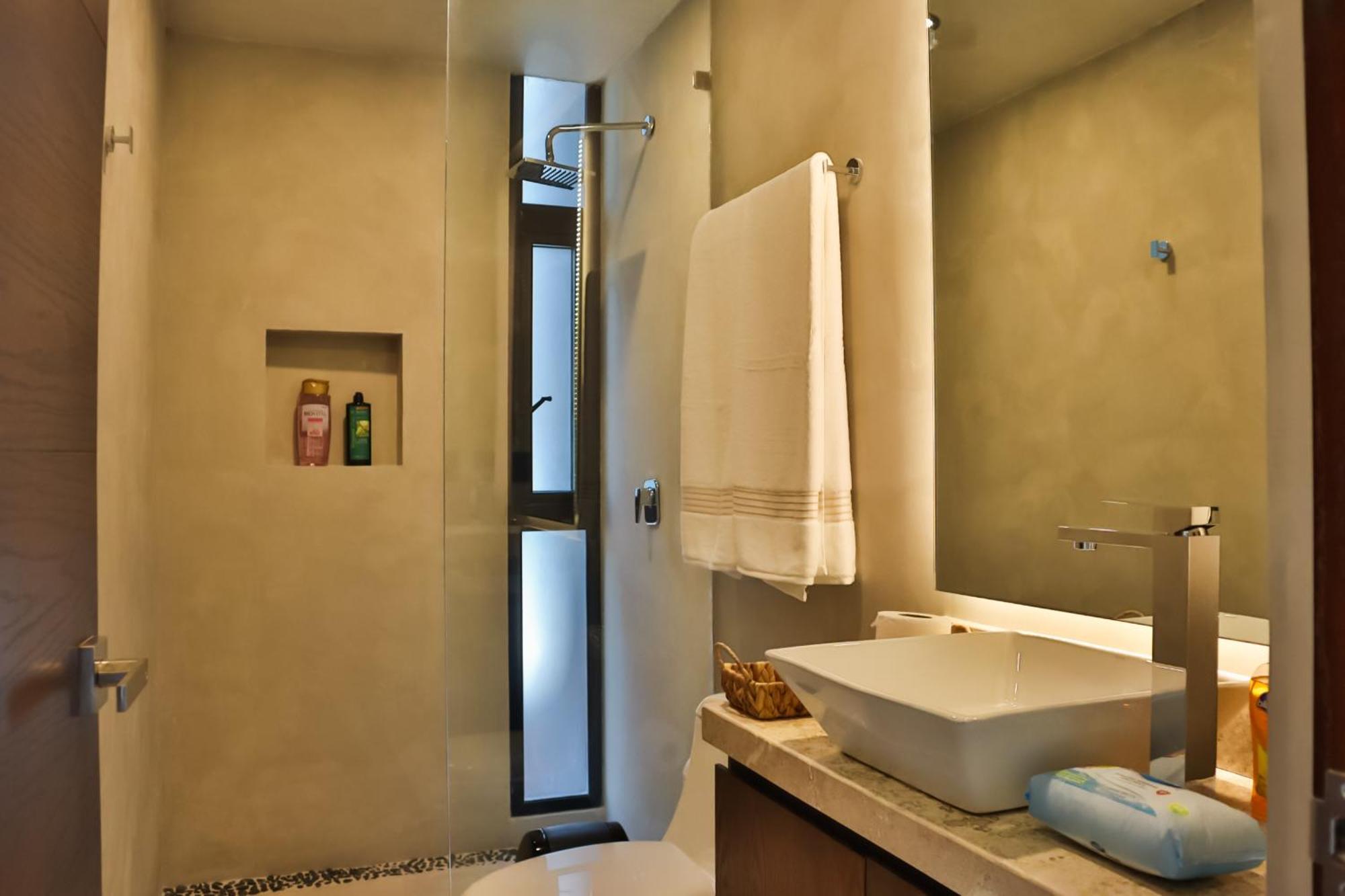 Apartamento Quiet 4br Townhouse With Private Pool, Roof, Patio *
