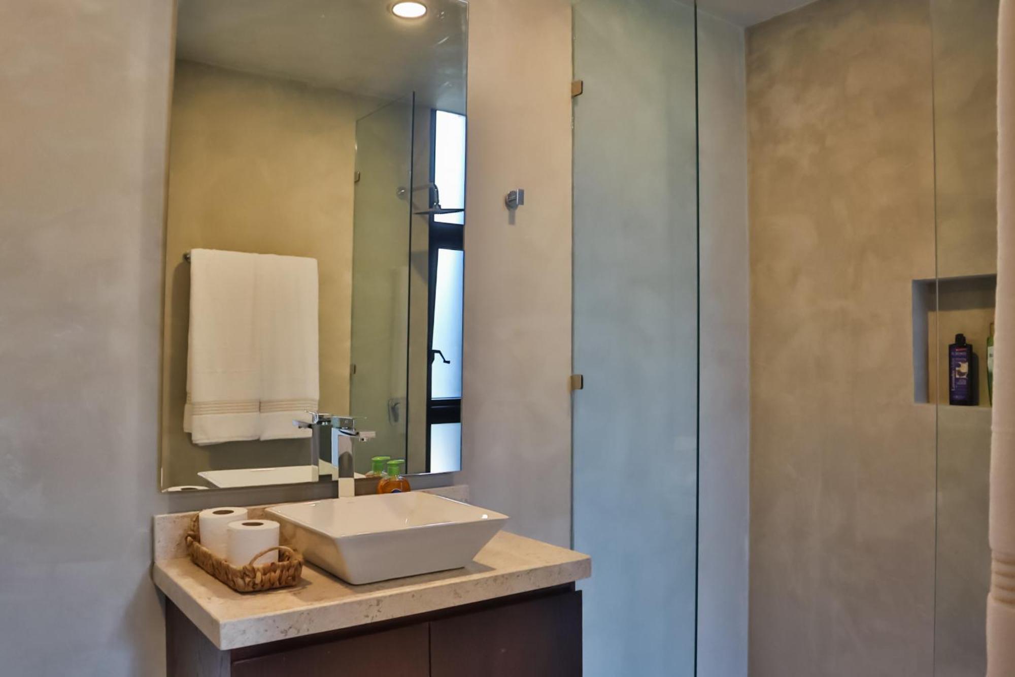 Apartamento Quiet 4br Townhouse With Private Pool, Roof, Patio *