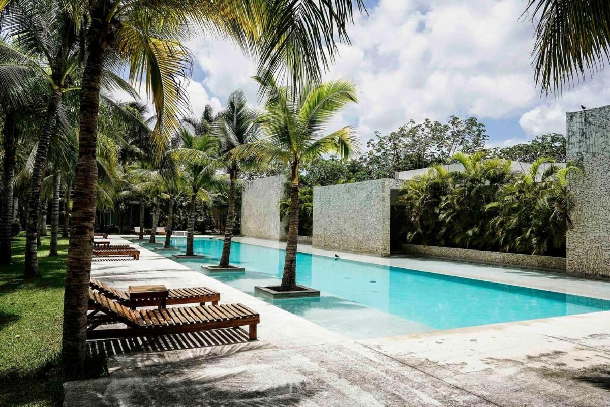 White - Unique Spacious And Club Access *
