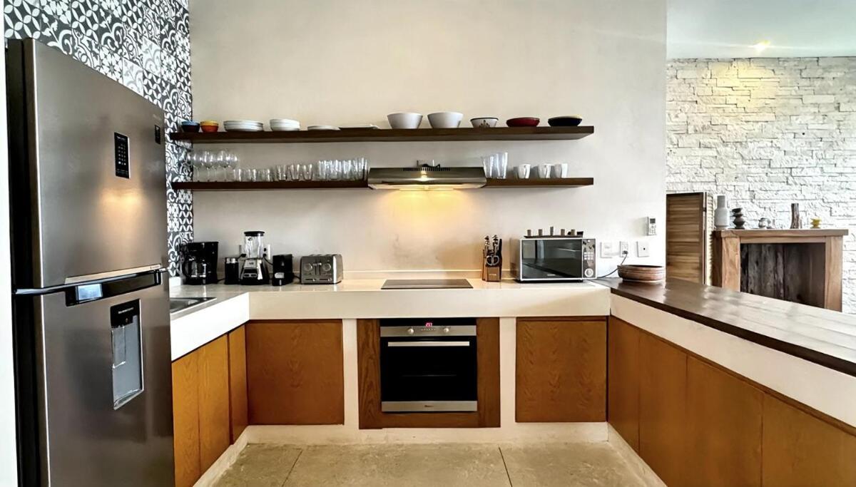 Beautiful 2 Bdr, Location! *