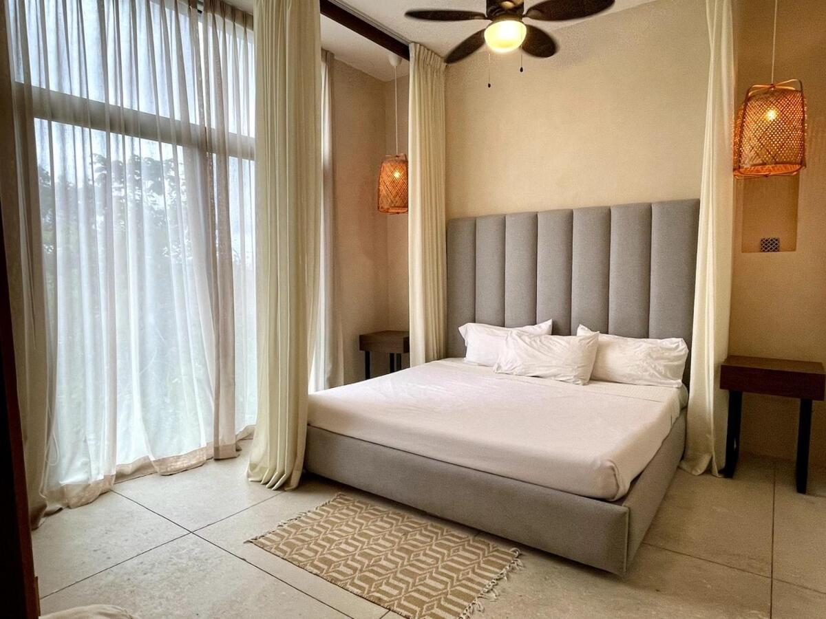 Beautiful 2 Bdr, Location! *