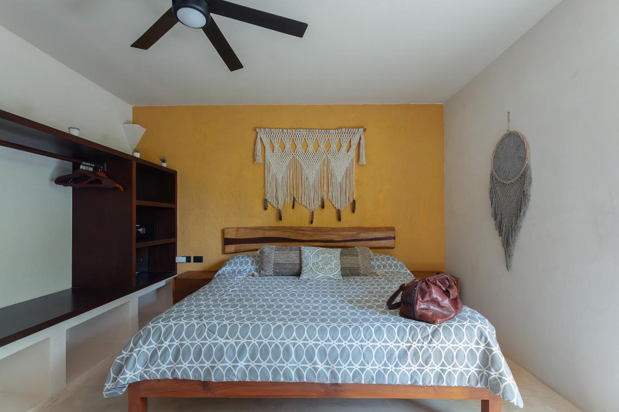 Charming Getaway In Prime Location