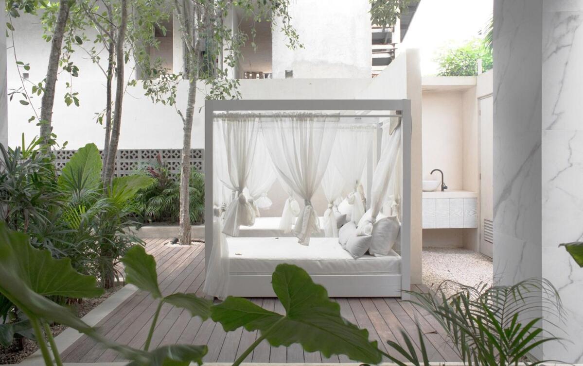 Romantic Jungle Getaway
