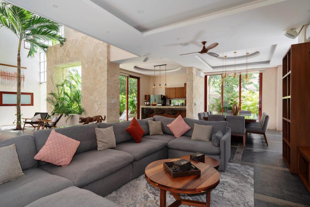 Villa 9br Luxury Aldea Zama, Private Pools & Gym! Tulum