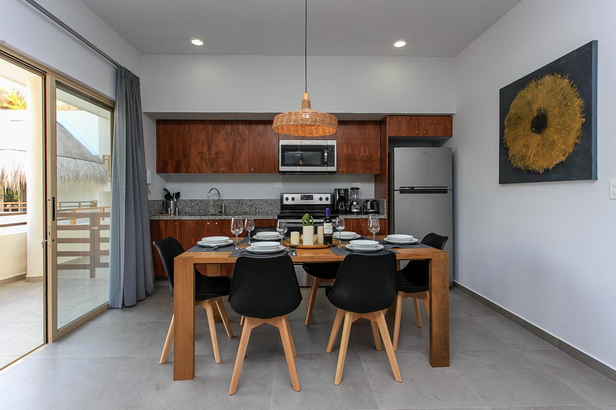 Apartment 2br 2ba Penthouse With Private Rooftop Terrace *