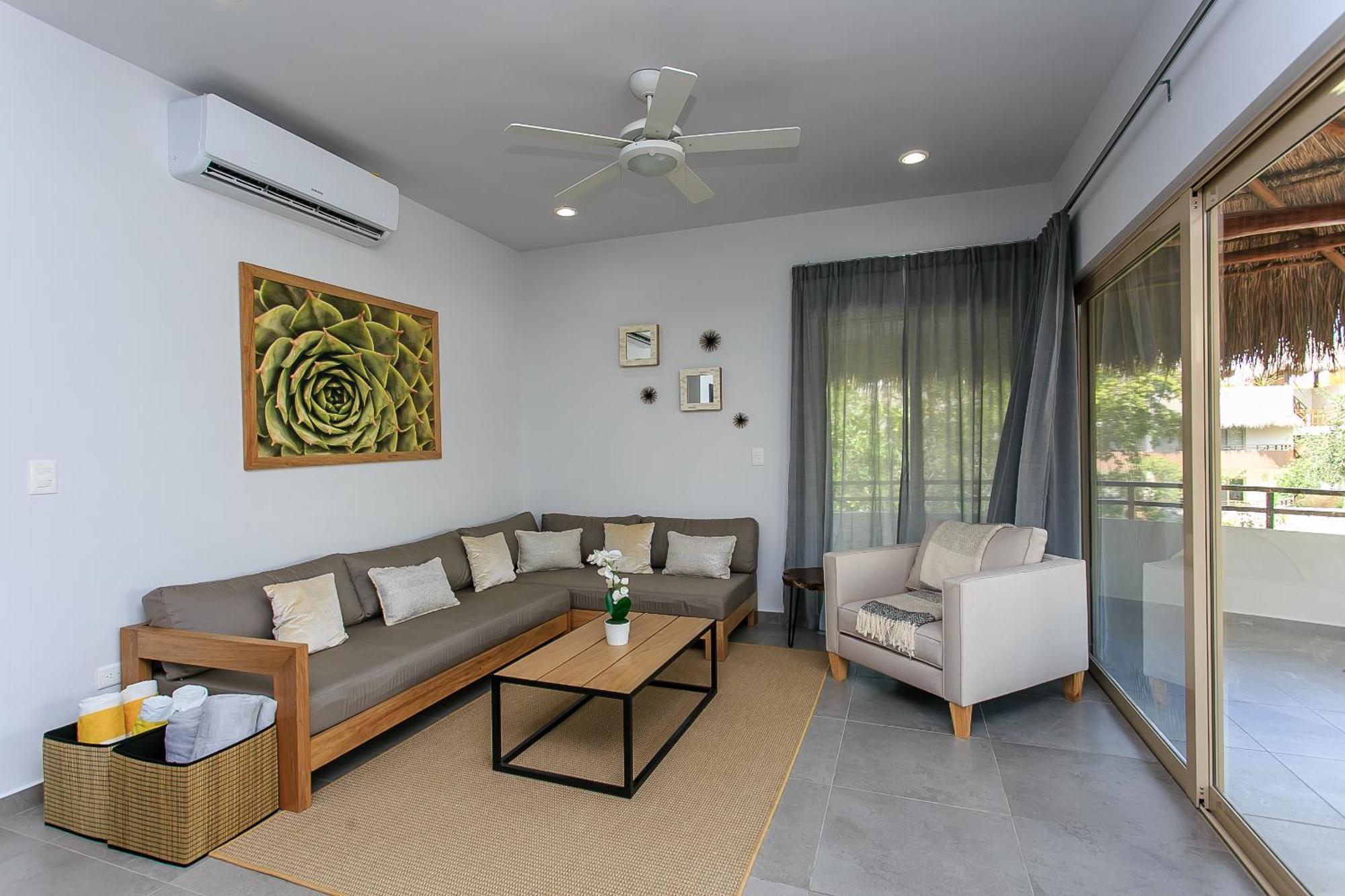 2br 2ba Penthouse With Private Rooftop Terrace Apartment