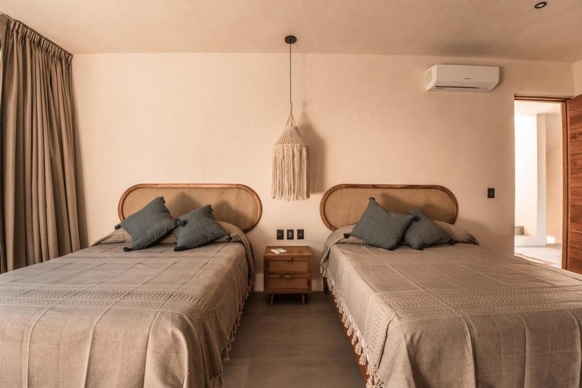 Villa With 2 Pools With Security Guard For 10 Guests *