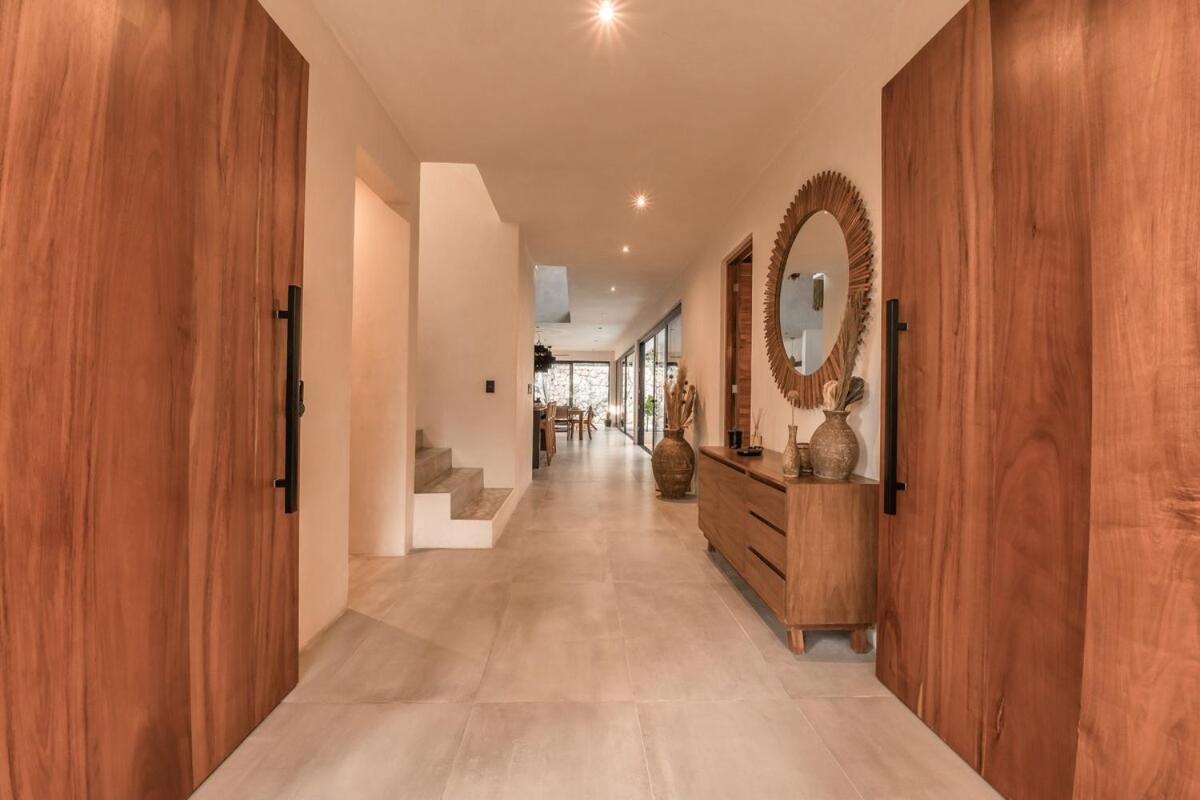 Villa With 2 Pools With Security Guard For 10 Guests