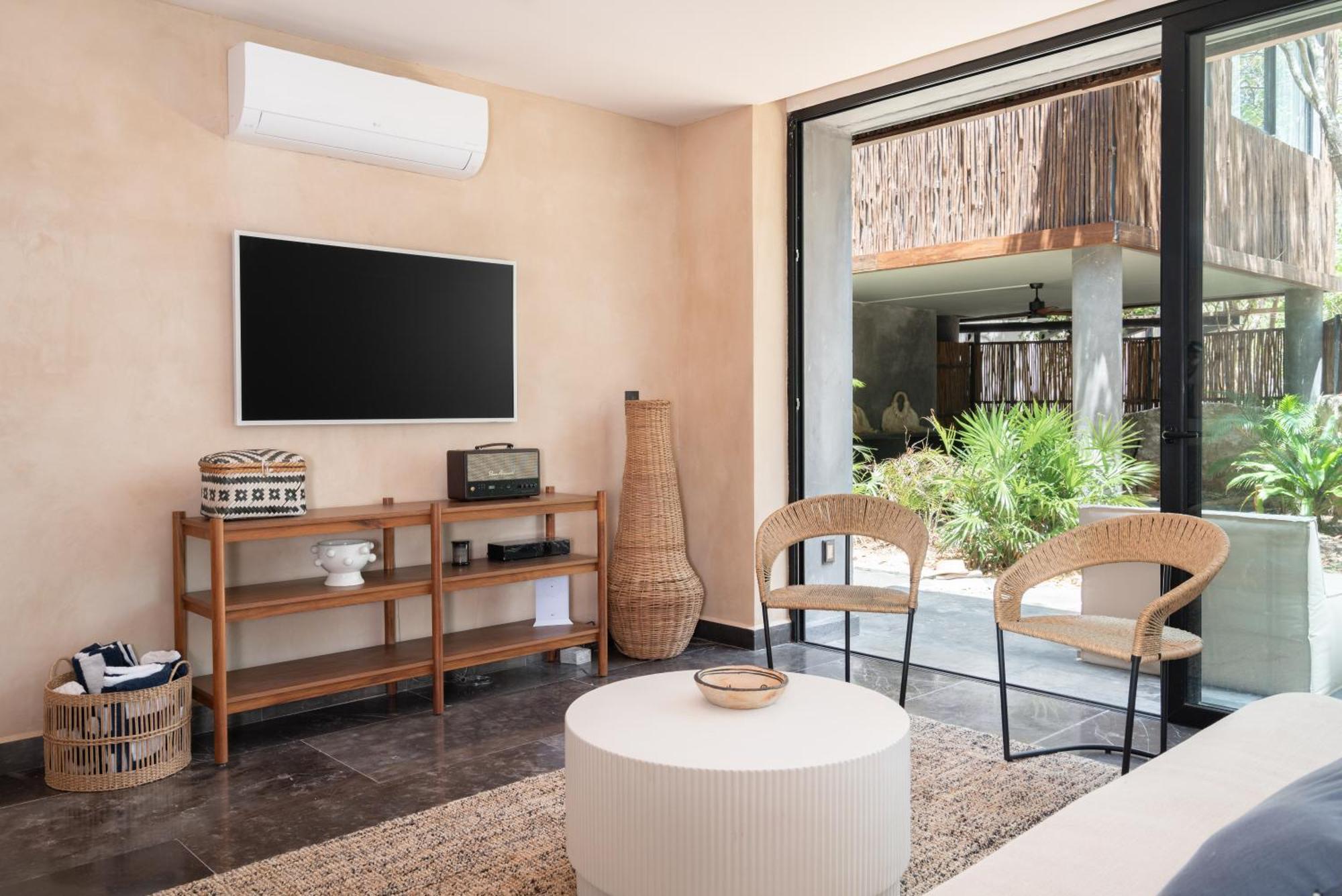 Apartamento Humana Luxury Private Pool & Free Bikes *