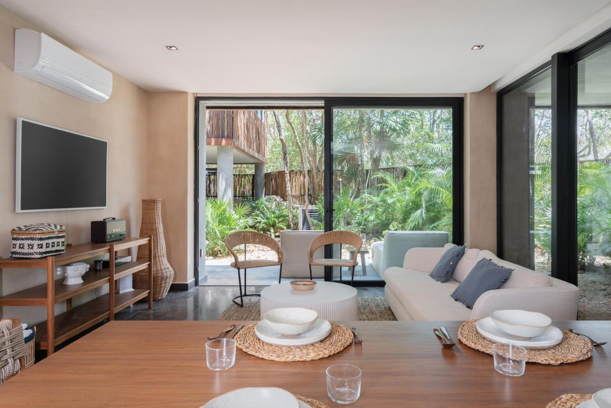Humana Luxury Private Pool & Free Bikes *