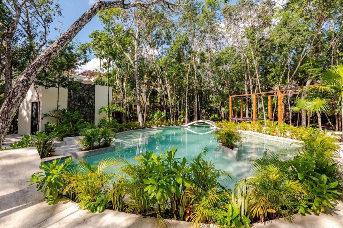 W Private Pool Ideal For Families Y Friends Holiday home *