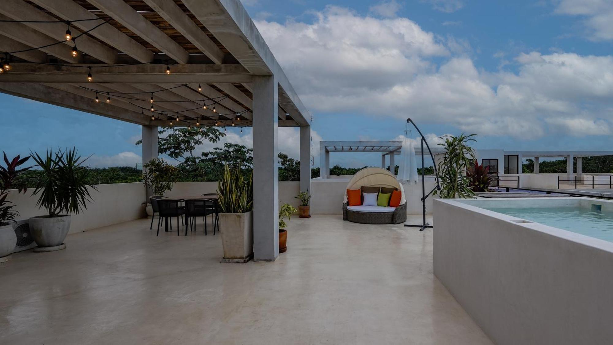 2br 2ba Luxury Penthouse With Private Pool And Rooftop Terrace