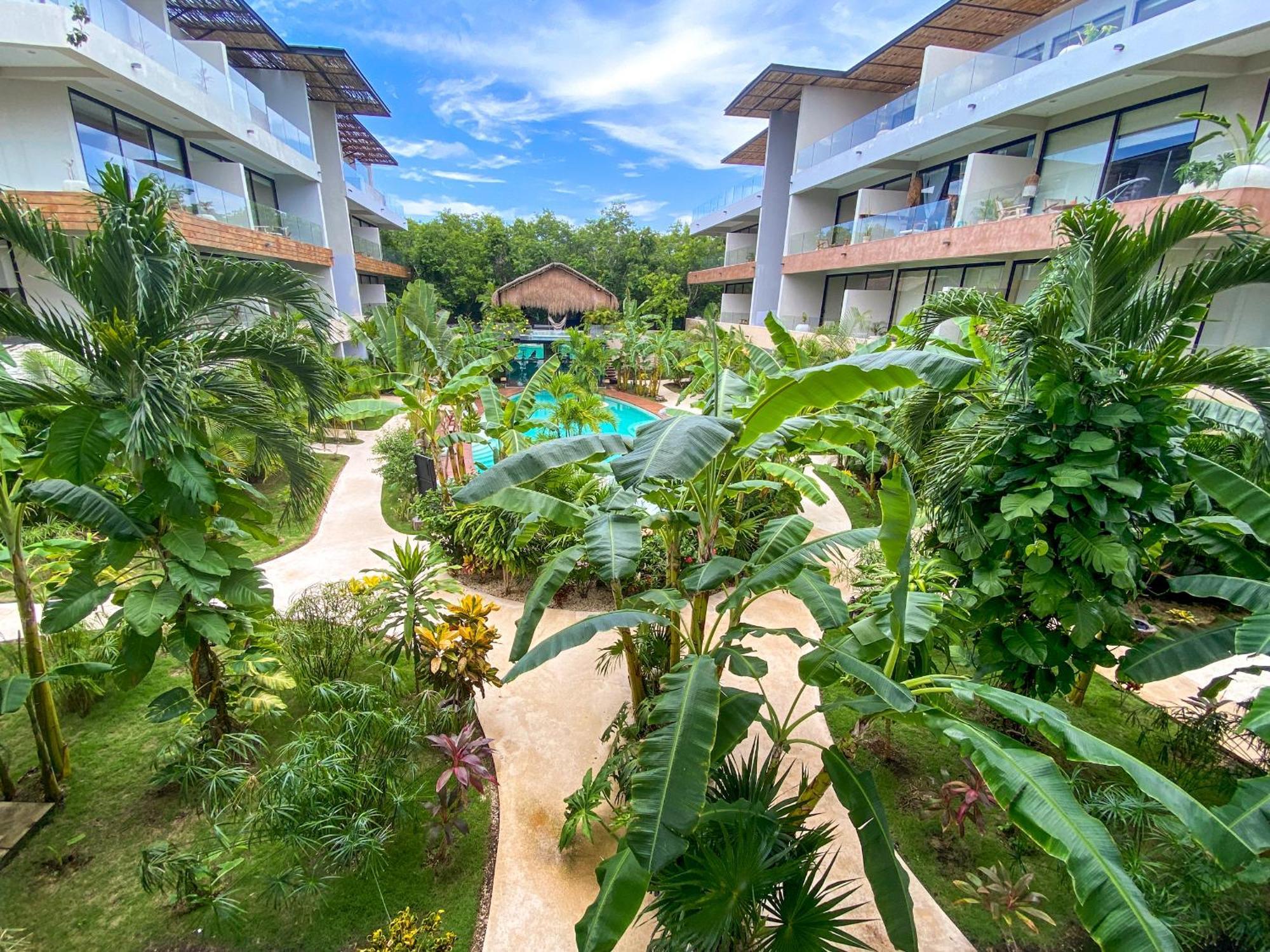 Spacious 1br With Priv Pool Gym Garden Downtown