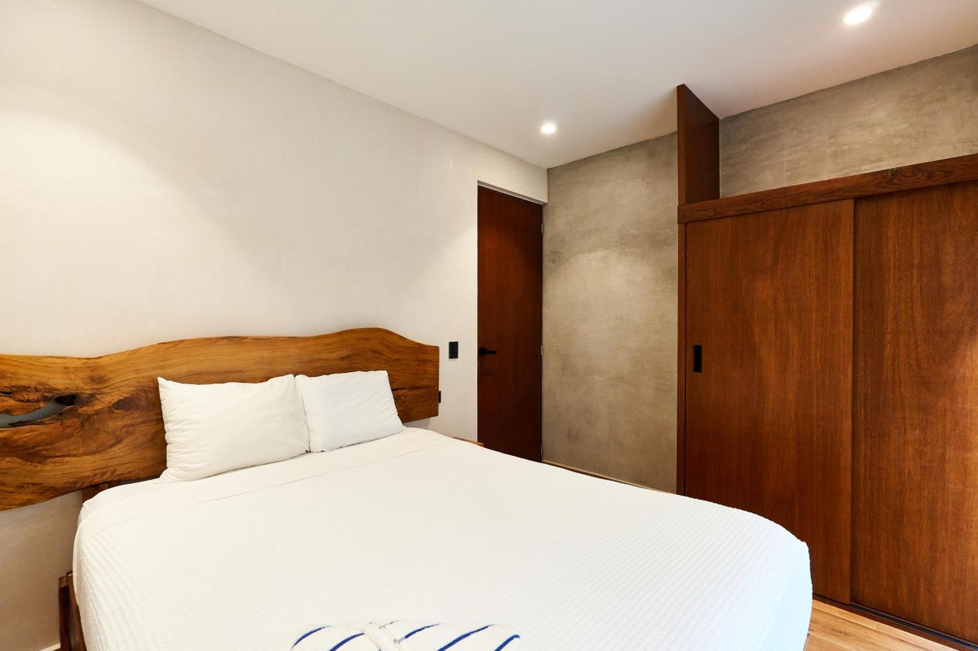 Casa Baay - Private 17 Bedroom House, 34 Pax, Rooftop And Pool Сasa de vacaciones *