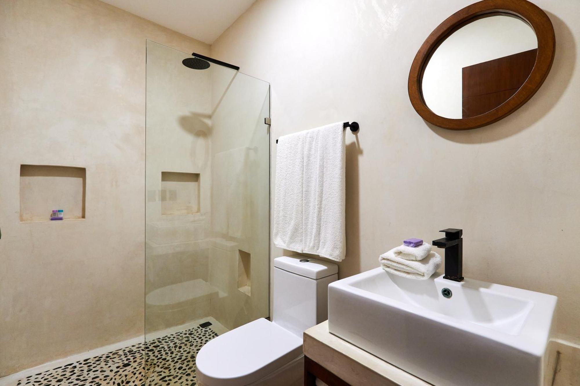 Casa Baay - Private 17 Bedroom House, 34 Pax, Rooftop And Pool Сasa de vacaciones