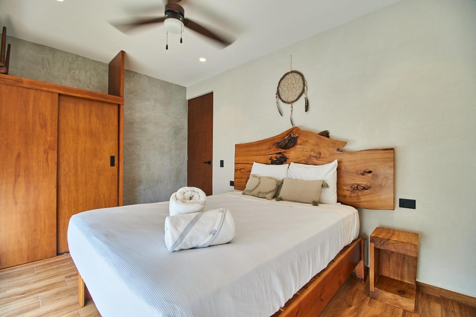Casa Baay - Private 17 Bedroom House, 34 Pax, Rooftop And Pool *