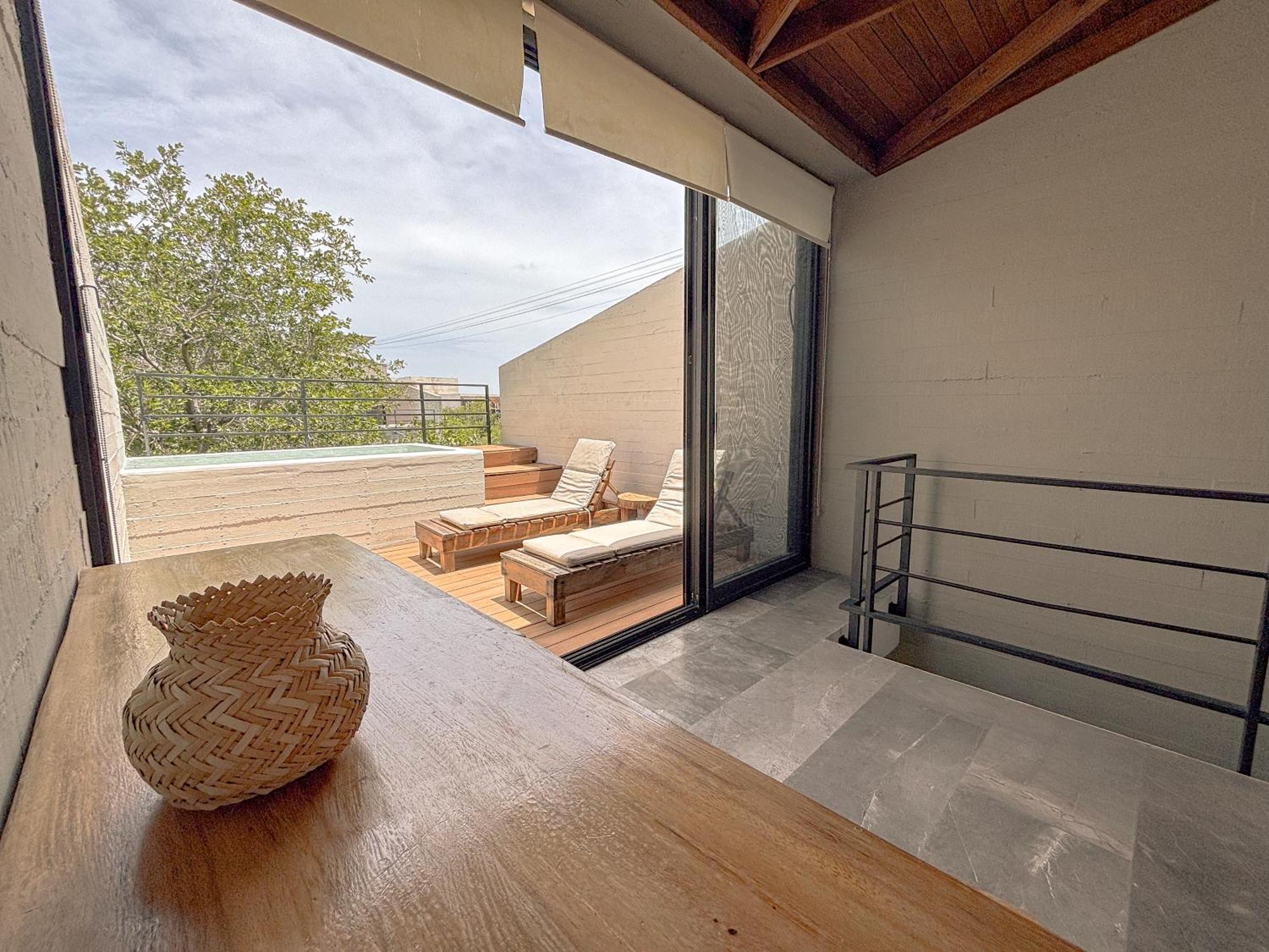 Luxury Penthouse Three-stories At Madara Apartment