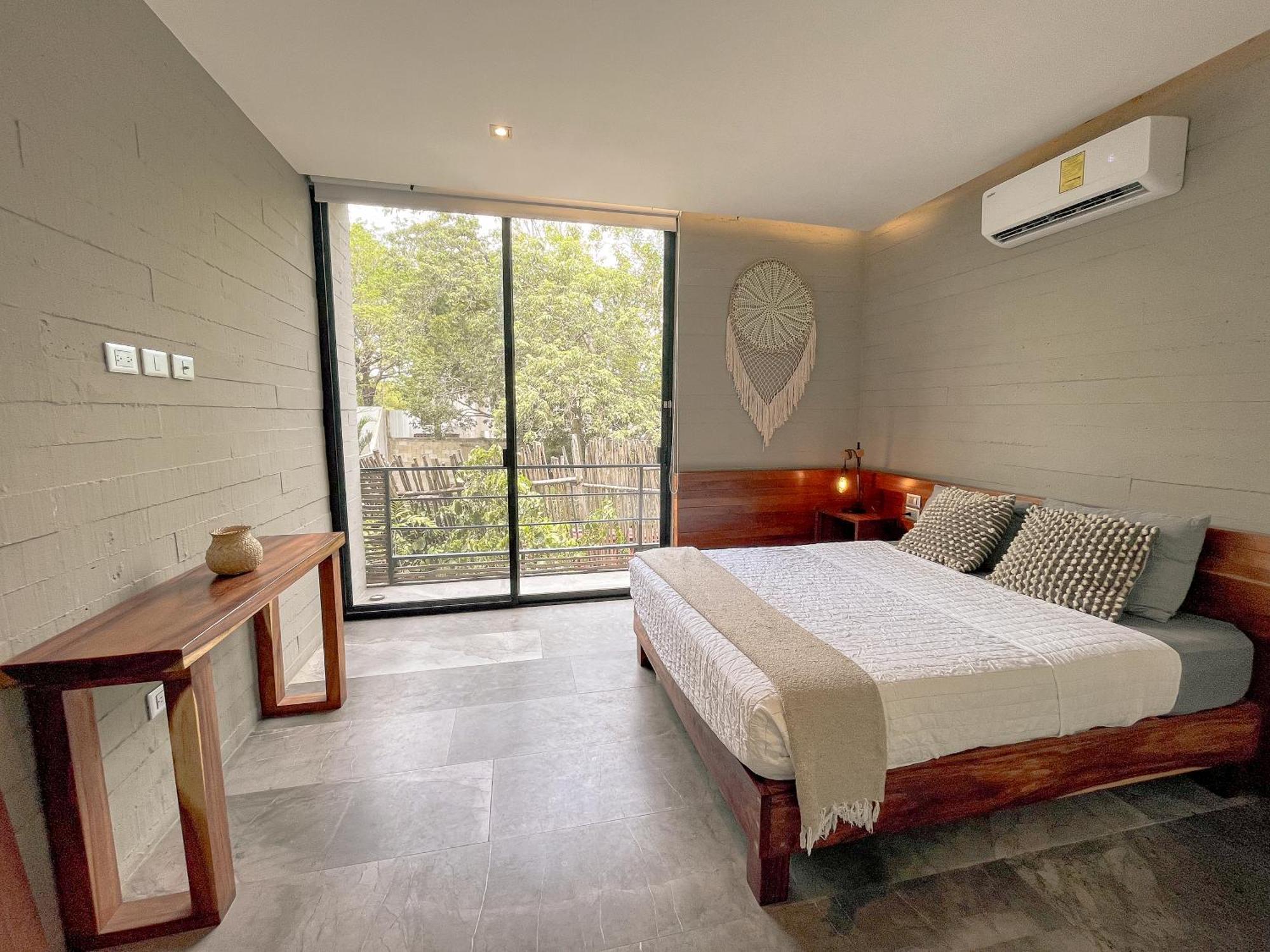 Luxury Penthouse Three-stories At Madara Apartment