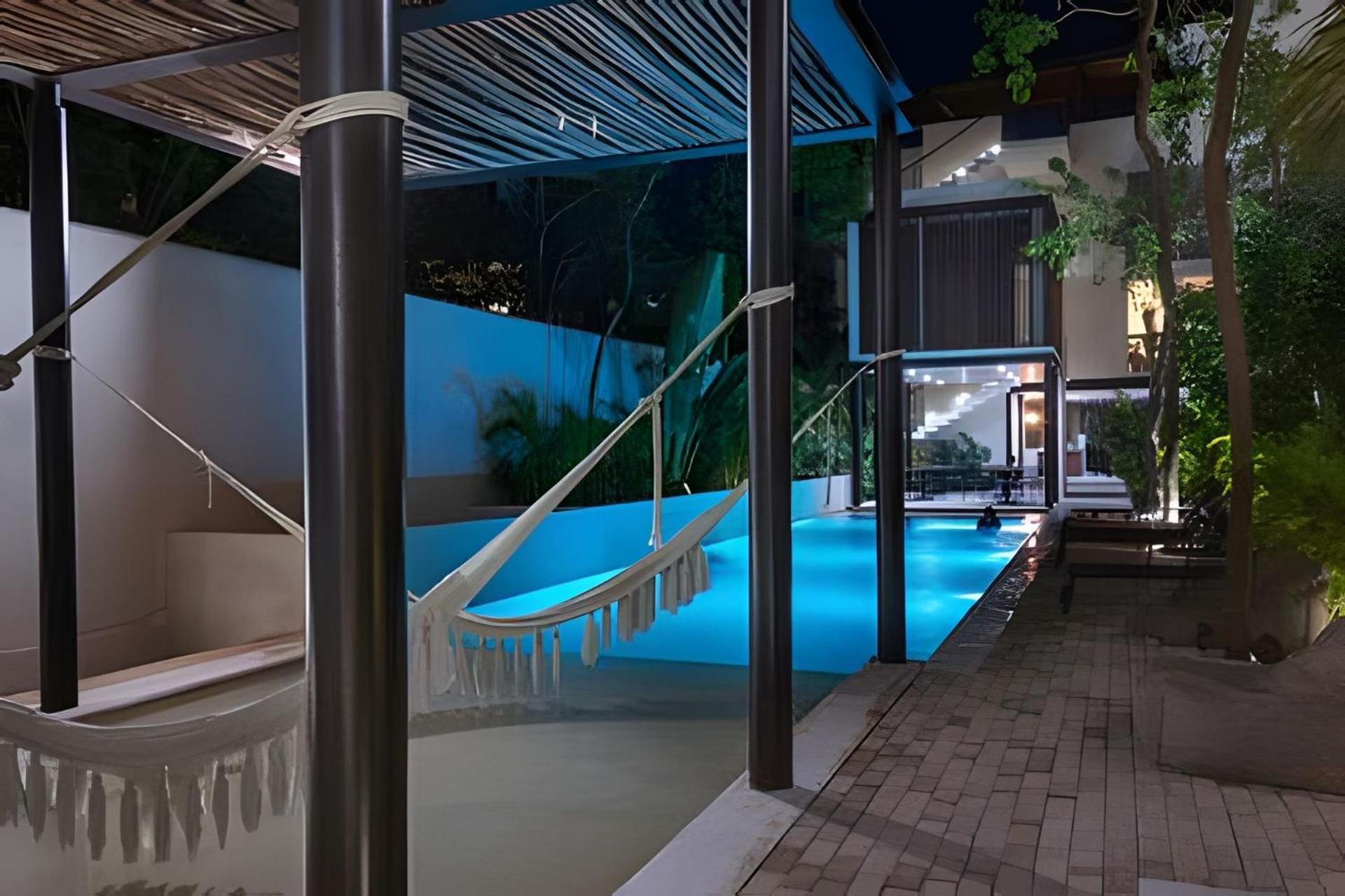 Piscina Privada Con Gran Comodidad. *