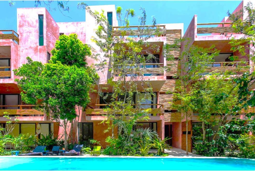 Vibrant Condo, Fiberoptic Wifi, Workspace & A Pool Tulum