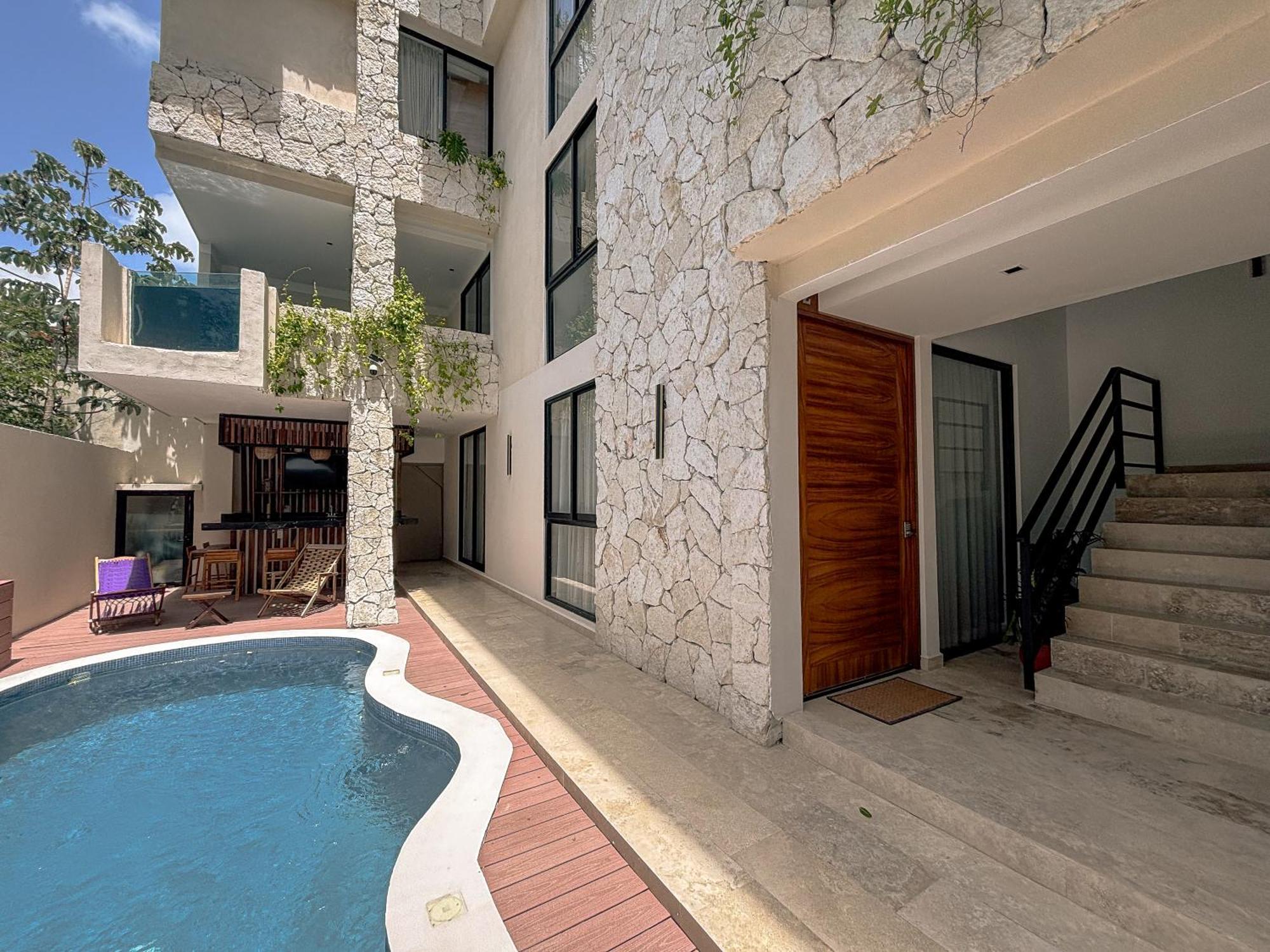 Apartamento Penthouse De Dos Pisos Con Alberca Privada En La Veleta
