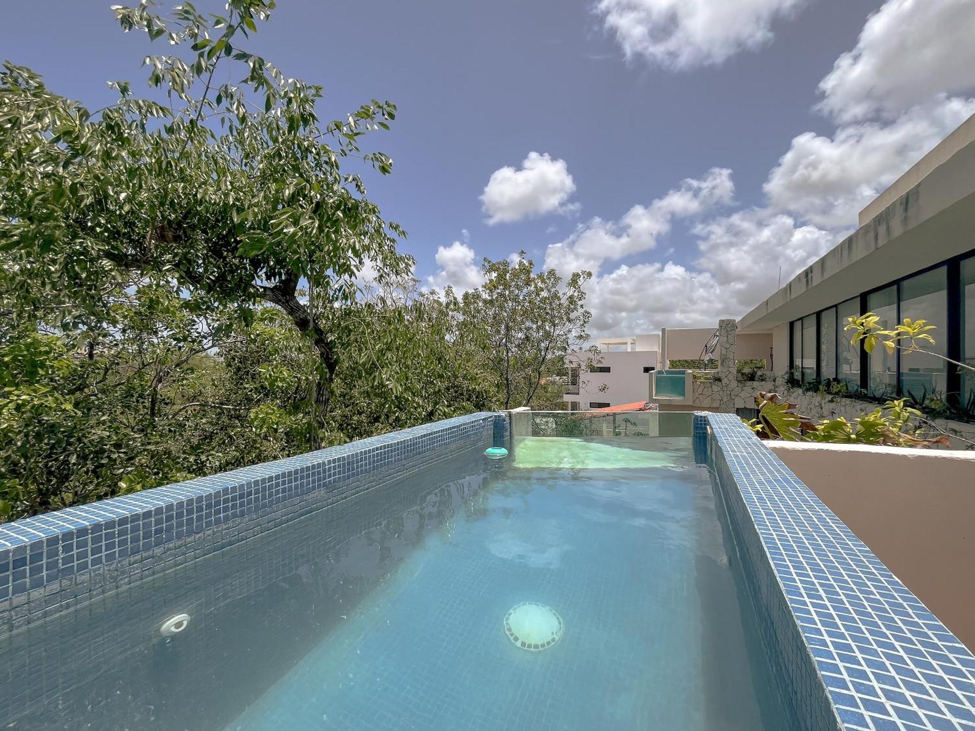 Apartamento Penthouse De Dos Pisos Con Alberca Privada En La Veleta