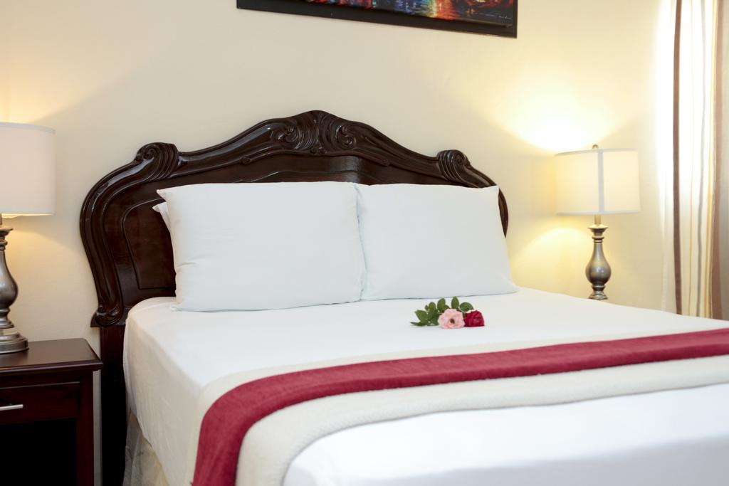 Nadet Hotel