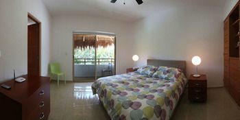 Nautica Hotel 4*