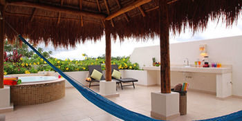 Nautica 4*