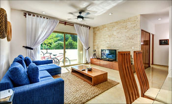 Nautica Hotel 4*