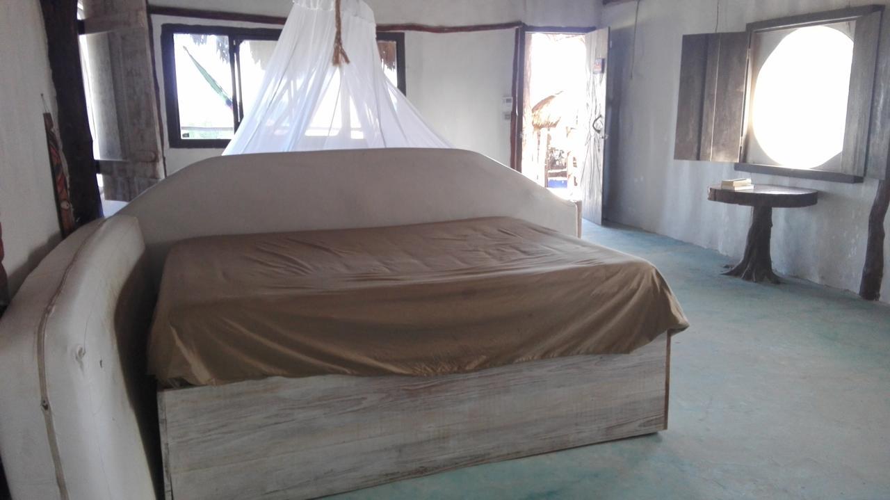 Eco Lodge *
