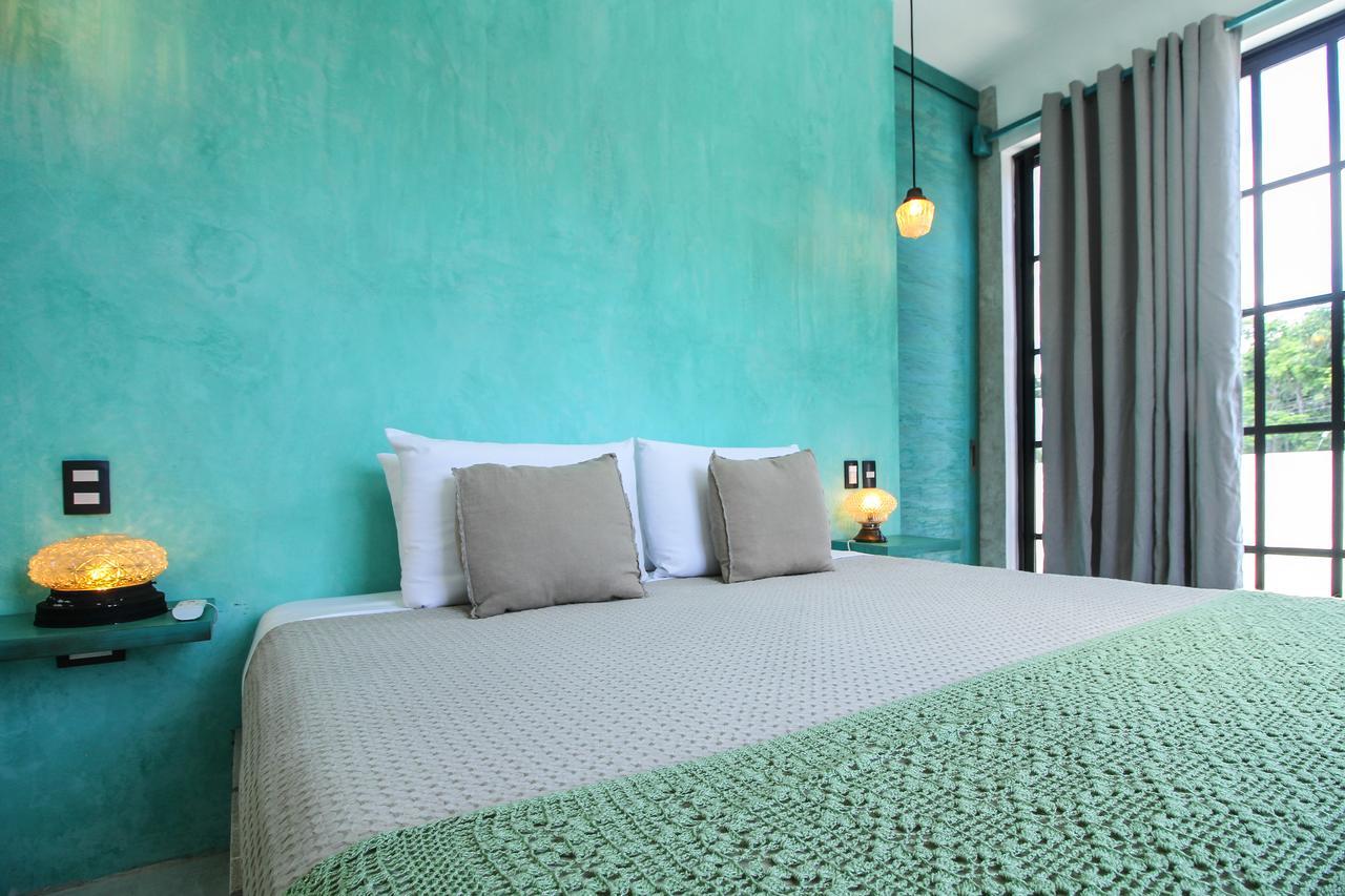 Turquoise (adults Only)