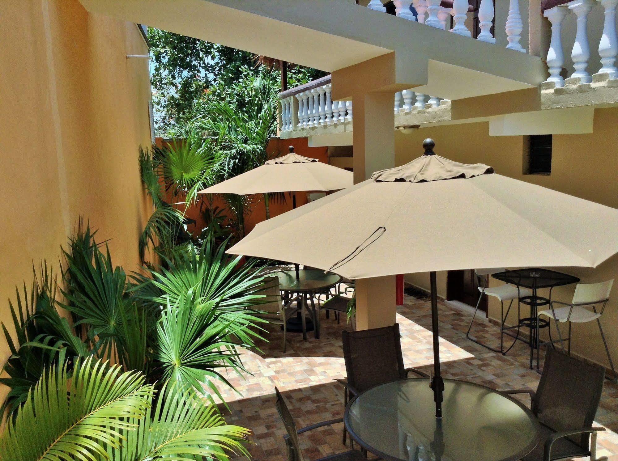 Hotel Malix Pek 2*