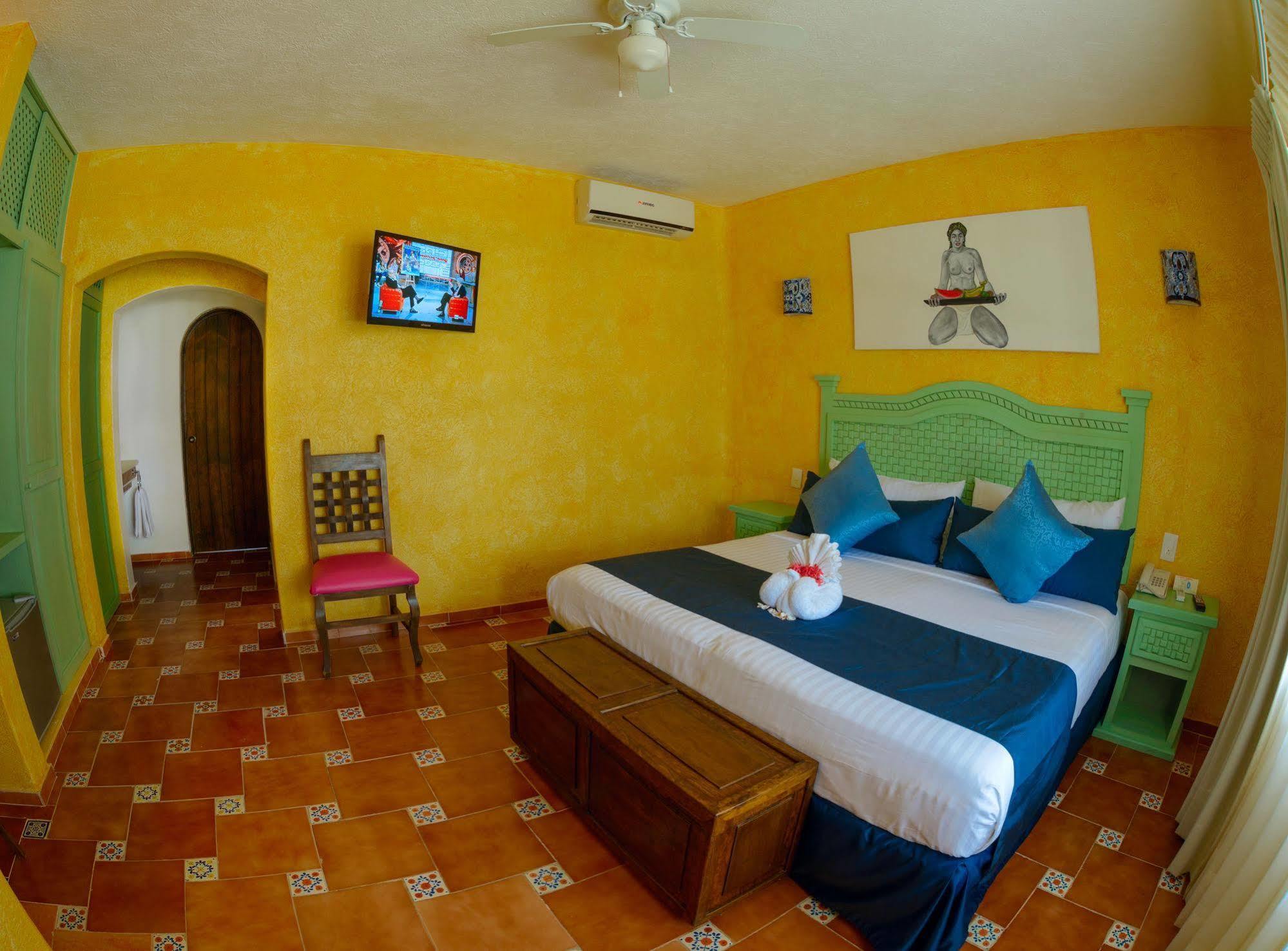 Pavoreal Hotel 4*