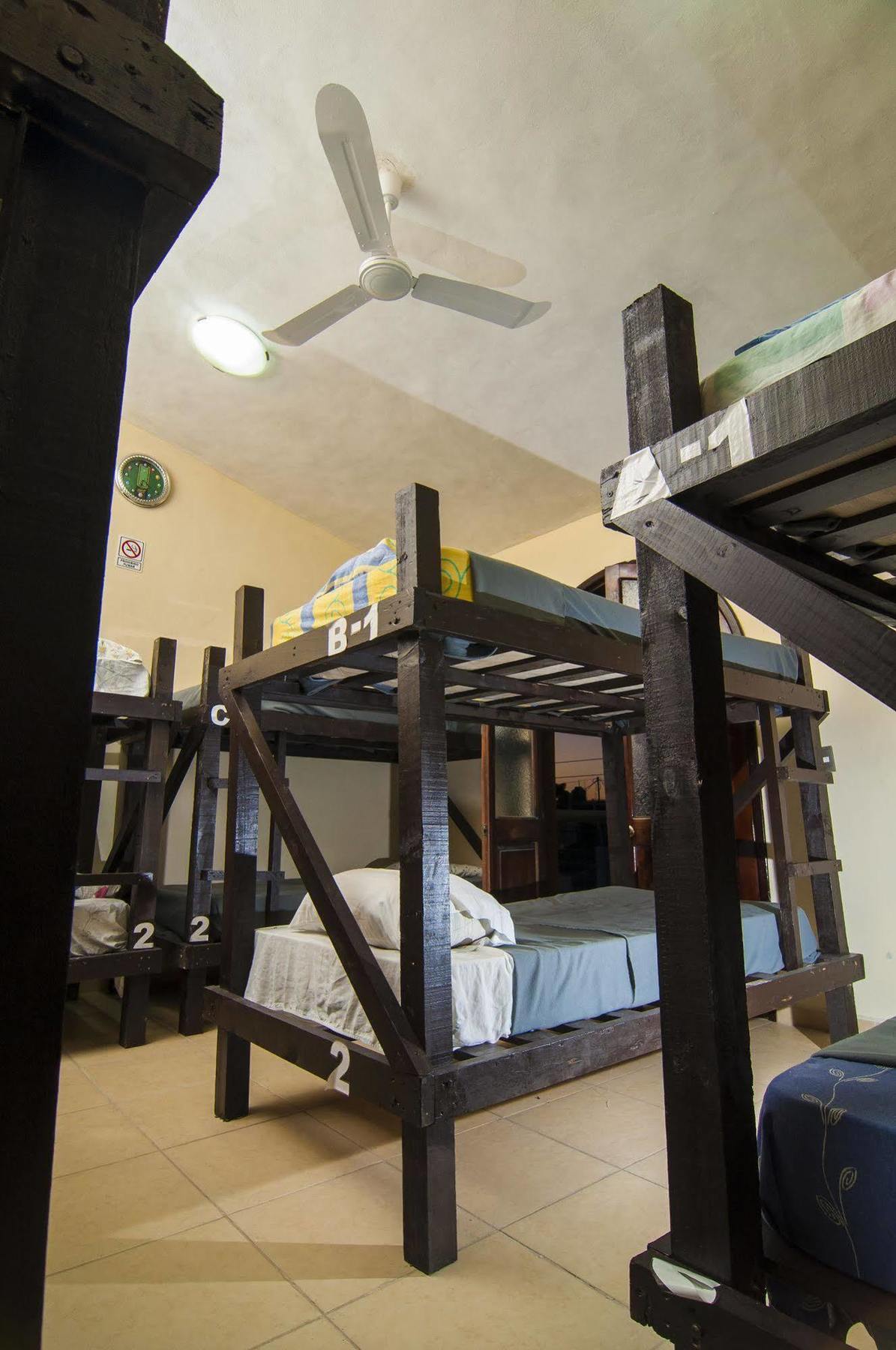 Charlys Hostal
