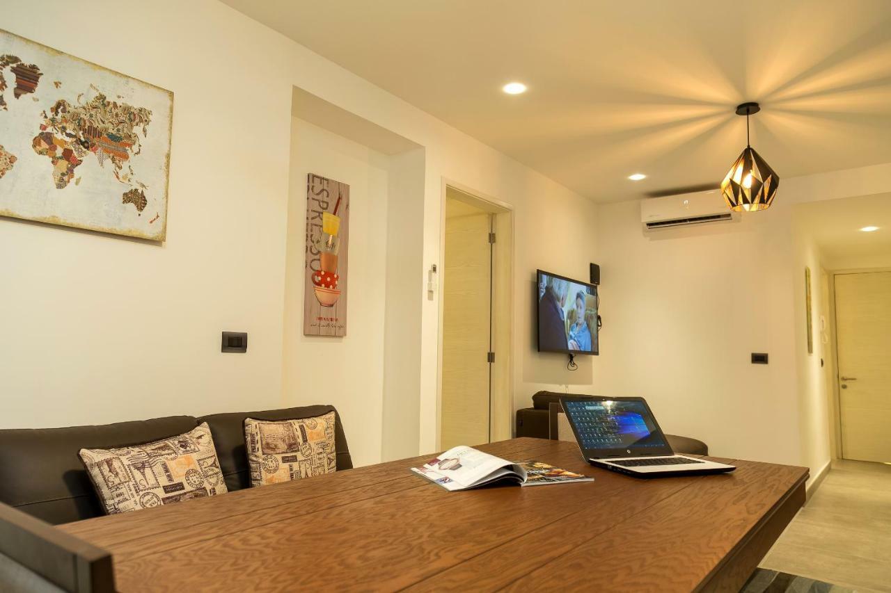 Quinto Sol Luxury By Mikitito *