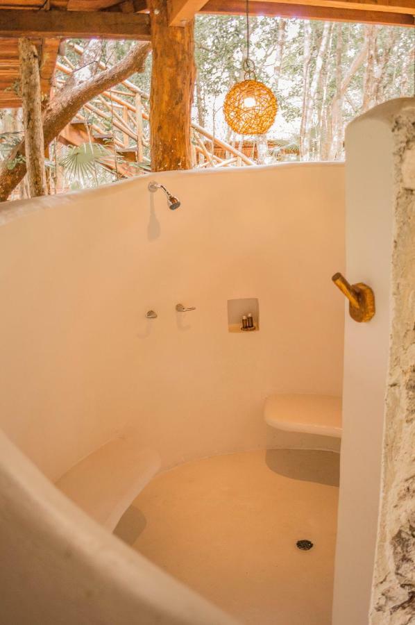 Ajal Tree House Hotel