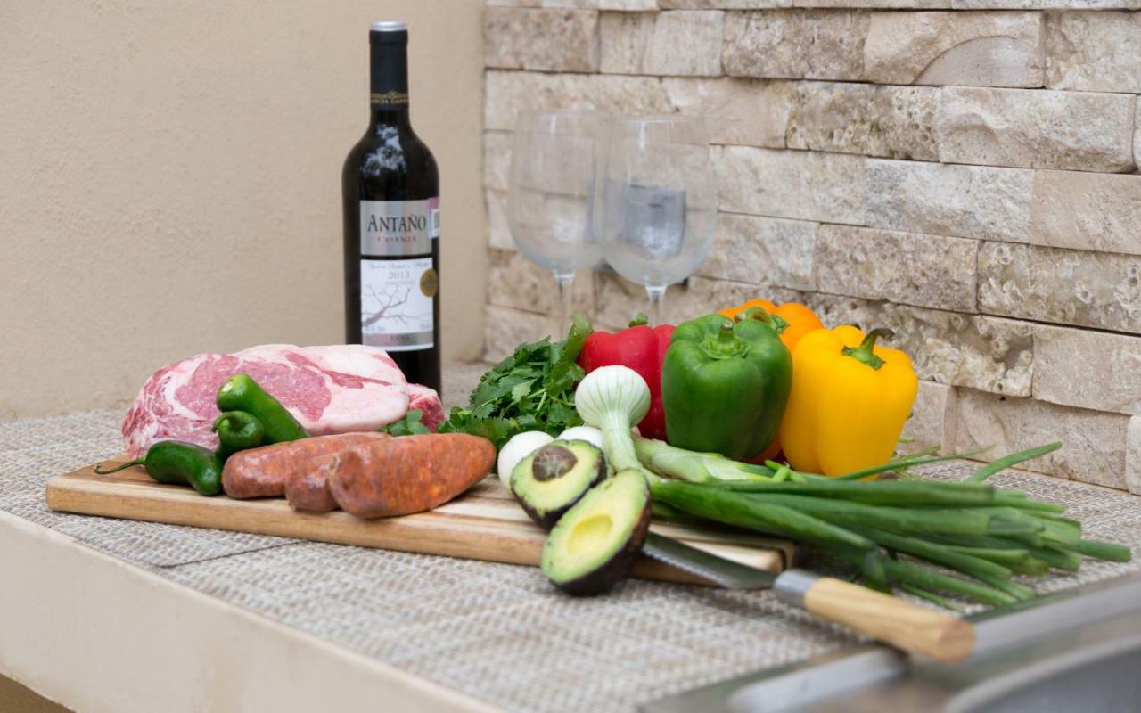 Сasa de vacaciones Private Modern Villa-pool Beds-ac-internet-parking-grill