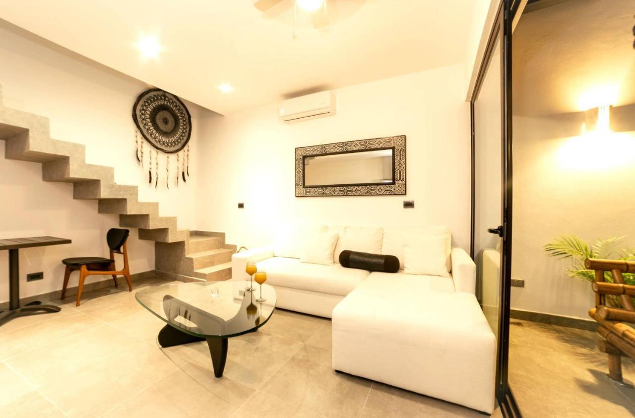 Beautiful Penthouse For 2 With Private Patio, 2 Bikes Included And Pool!